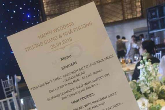 In menu giấy cứng cho tiệc cưới sang trọng và bền đẹp